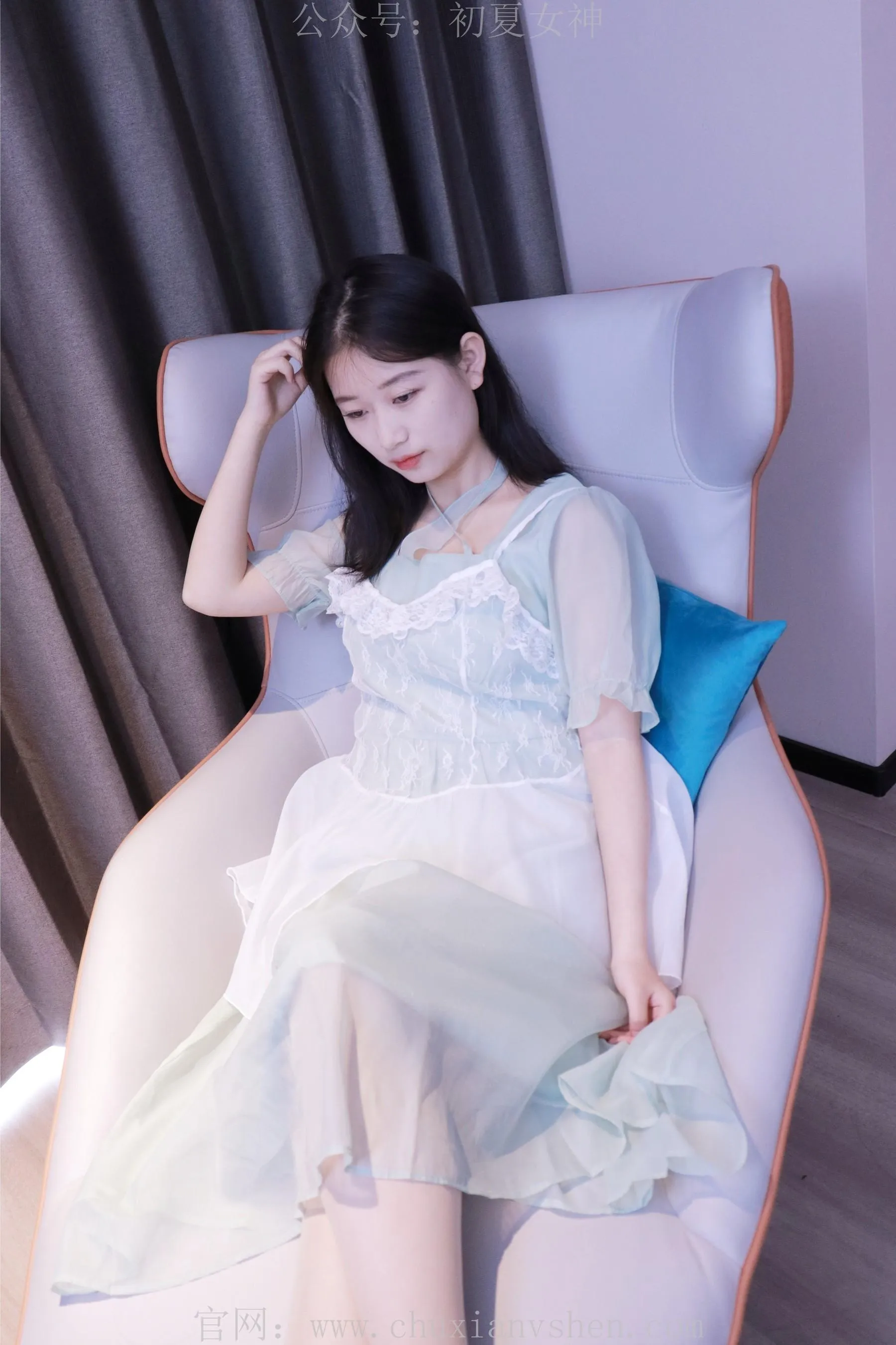 初夏女神 NO.009 念念 绿野仙踪M码连衣裙搭回力球鞋 [120P]插图7